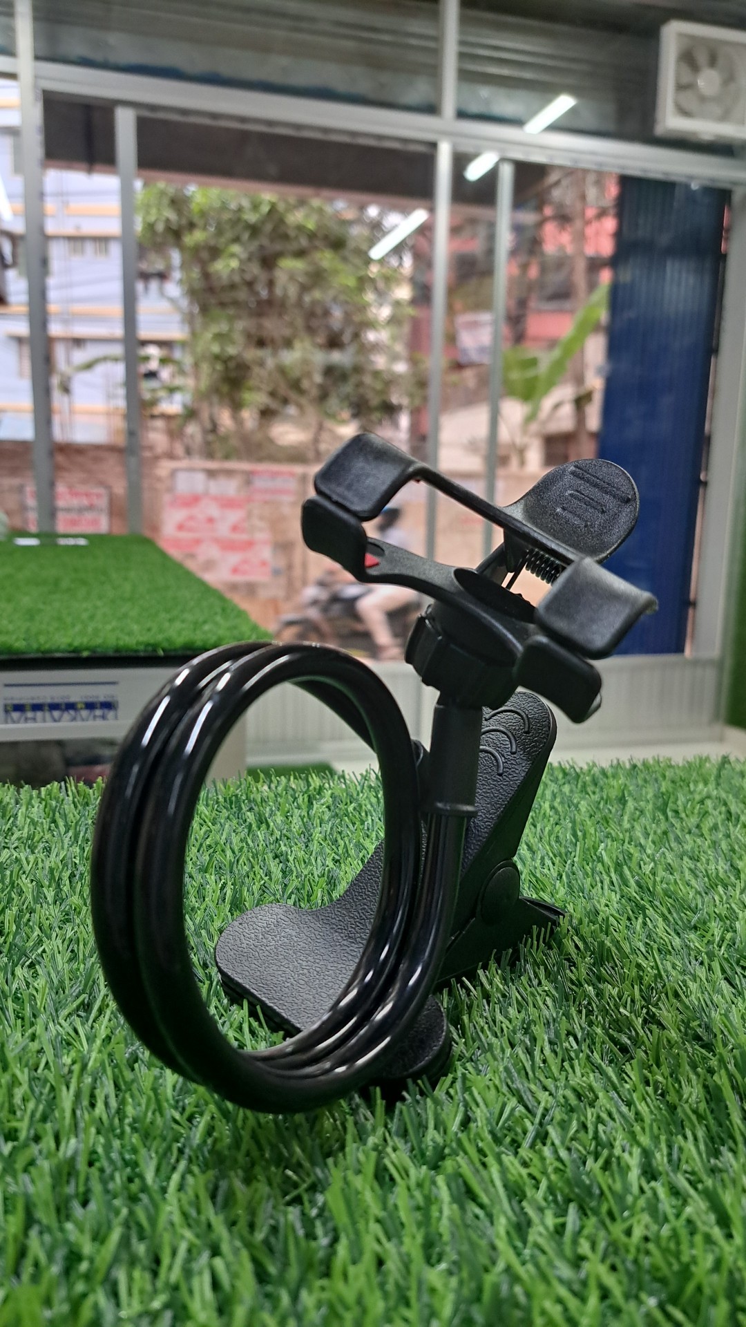 Spiral Mobile Stand